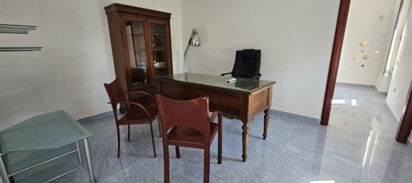  مكتب في Lecce, Italy 77متر مربع رقم 324070 9