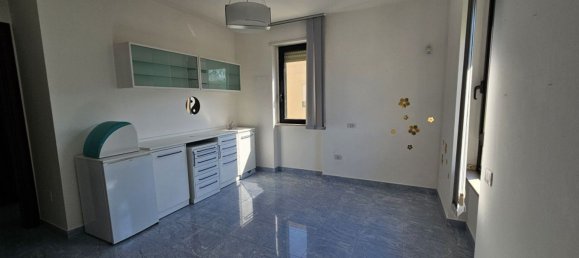  مكتب في Lecce, Italy 77متر مربع رقم 324070 11