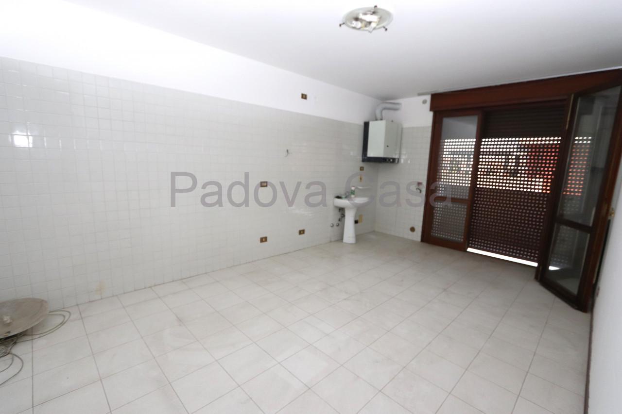 2غرفة شقة في Vigodarzere, Italy رقم 234453