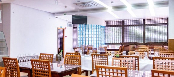 242m² Office in Lisbon, Portugal No. 75411 2