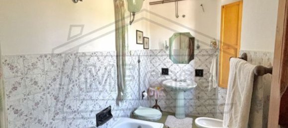 Apartamento de 3 dormitorios en Grotte di Castro, Italy No. 136152 14