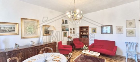 Apartamento de 3 dormitorios en Grotte di Castro, Italy No. 136152 3