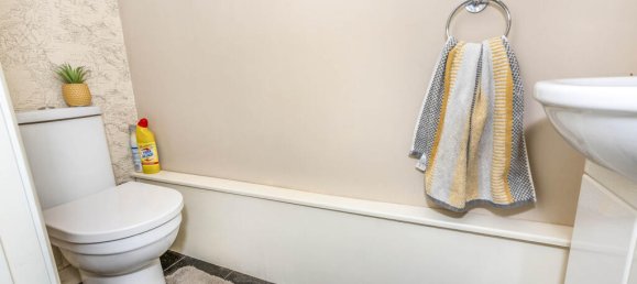 4 bedrooms House in Welling, United Kingdom No. 10689 45