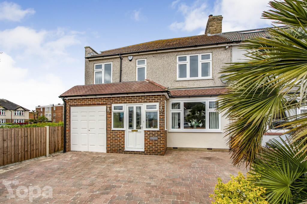 4 bedrooms House in Welling, United Kingdom No. 10689