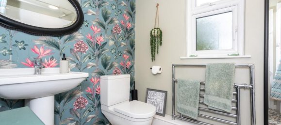 4 bedrooms House in Welling, United Kingdom No. 10689 86