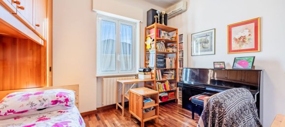 5 rooms Apartment in Noli, Italy No. 184572 9