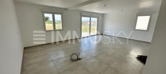 3 Schlafzimmer Haus in Courcelles-Chaussy, France, Nr. 327623 4