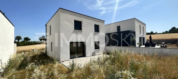 3 Schlafzimmer Haus in Courcelles-Chaussy, France, Nr. 327623 3