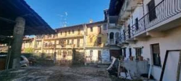 3 bedrooms Apartment in Borgomanero, Italy No. 265029 4