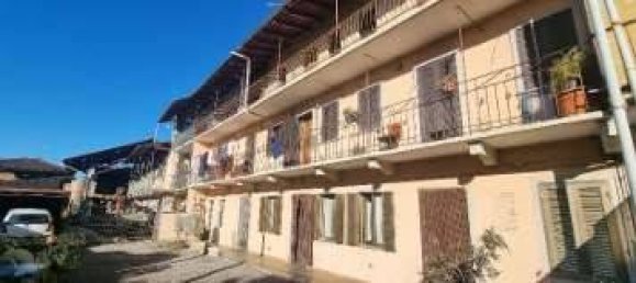 3 bedrooms Apartment in Borgomanero, Italy No. 265029 2