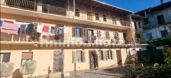 3 bedrooms Apartment in Borgomanero, Italy No. 265029