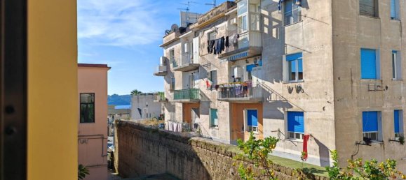 Apartamento T2 em Pozzuoli, Italy N.º 84381 10