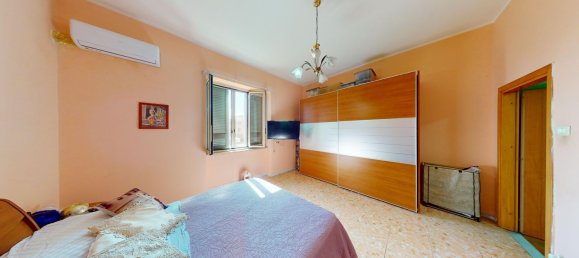 3 rooms Apartment in Mariglianella, Italy No. 97947 9