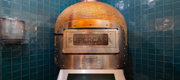 74m² Commercial property in Lisbon, Portugal No. 221333 5