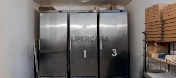 74m² Commercial property in Lisbon, Portugal No. 221333 8