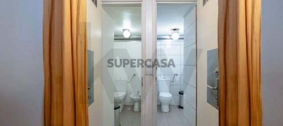74m² Commercial property in Lisbon, Portugal No. 221333 10