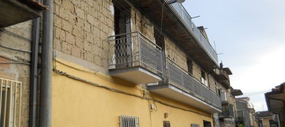 8 bedrooms House in Curti, Italy No. 347302 3