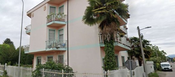 3-salle Appartement à Meda, Italy No. 7664 32