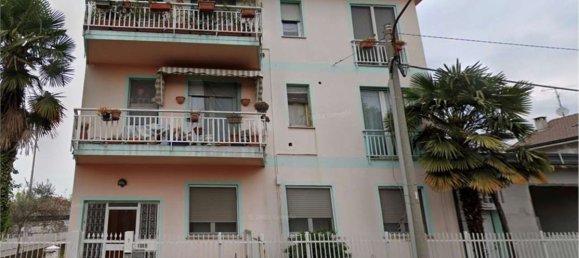 3-salle Appartement à Meda, Italy No. 7664 29