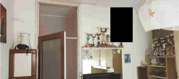 3-salle Appartement à Meda, Italy No. 7664 44