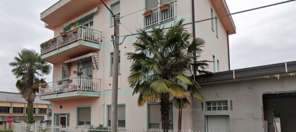 3-salle Appartement à Meda, Italy No. 7664 36