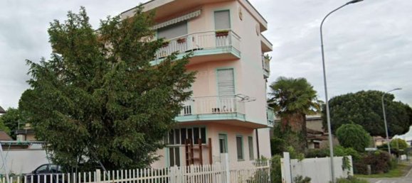 3-salle Appartement à Meda, Italy No. 7664 34