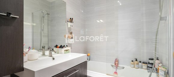 Apartamento de 2 dormitorios en Paris, France No. 336942 10