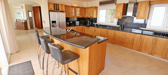 Villa de 5 dormitorios en Akoursos, Cyprus No. 22897 3