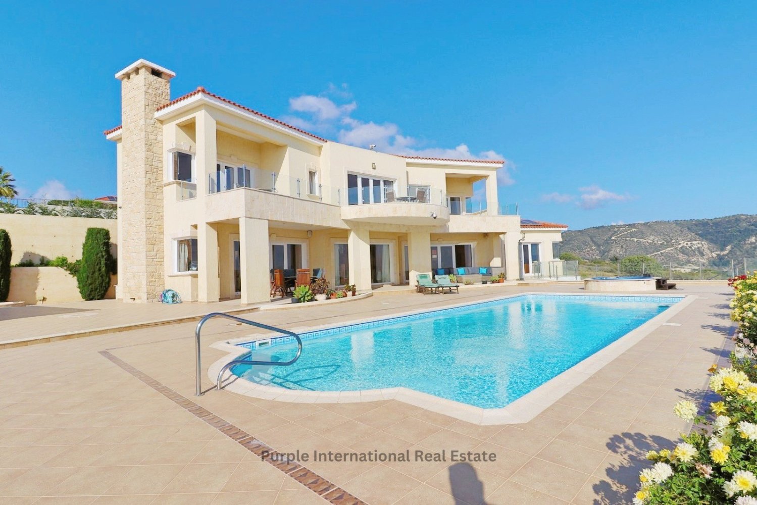 Villa de 5 dormitorios en Akoursos, Cyprus No. 22897