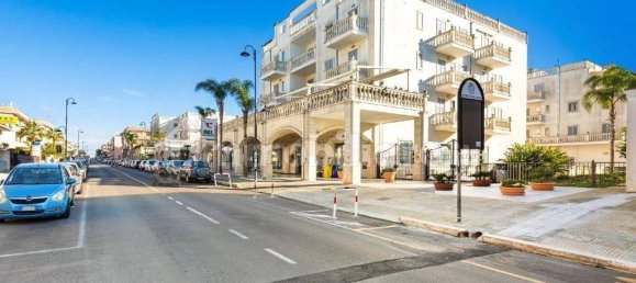 Apartamento de 3 dormitorios en Gallipoli, Italy No. 319285 3