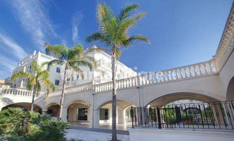 Apartamento de 3 dormitorios en Gallipoli, Italy No. 319285