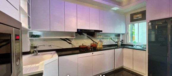 5 bedrooms Villa in Pattaya, Thailand No. 16553 8