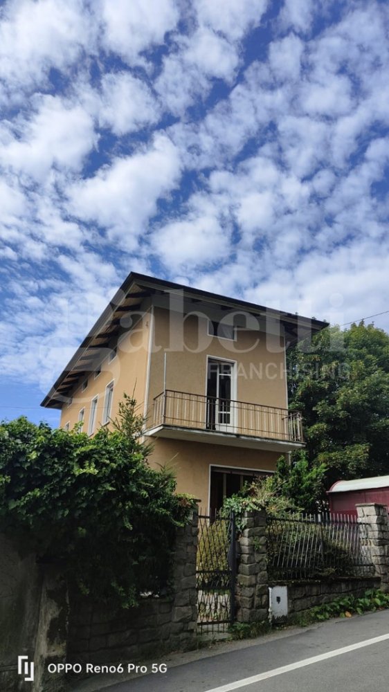 2 bedrooms House in Biella, Italy No. 294738