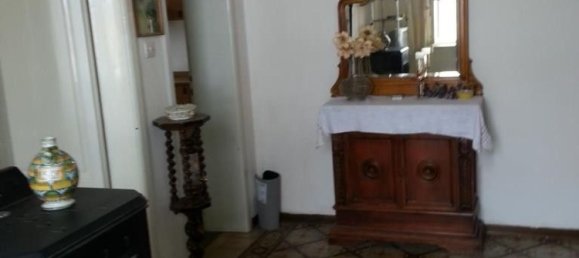 5 rooms Apartment in Pistoia, Italy No. 70839 3