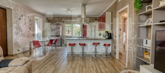 6 rooms House in Buriasco, Italy No. 189395 2