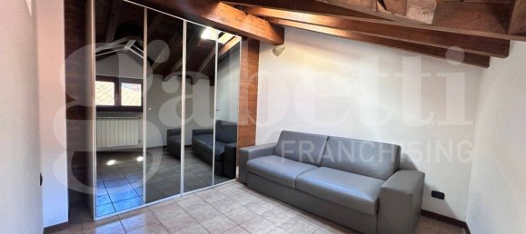 3-salle Appartement à Rezzago, Italy No. 318976 7