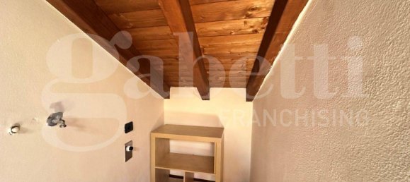 3-salle Appartement à Rezzago, Italy No. 318976 18