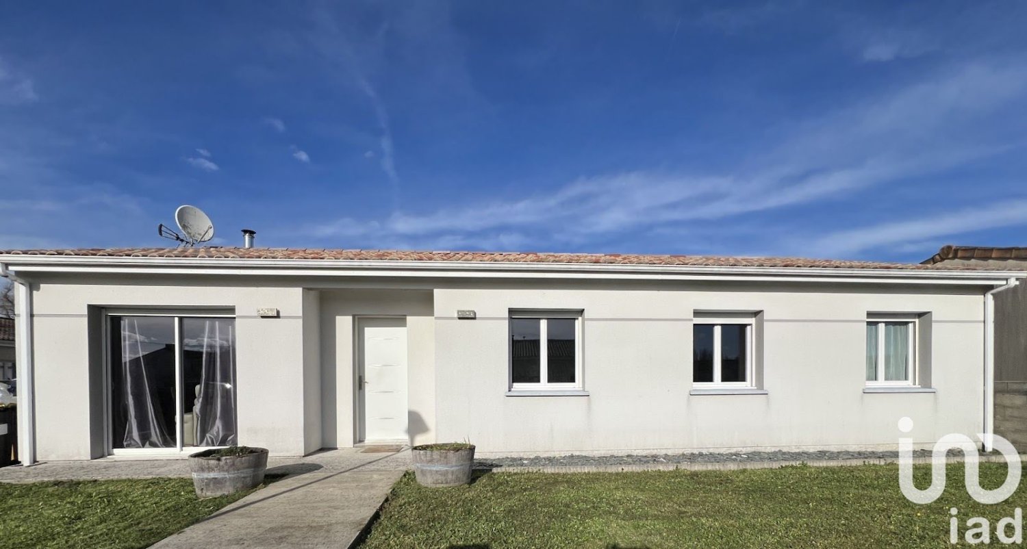 5 bedrooms House in Lugon-et-l'Ile-du-Carnay, France No. 109631