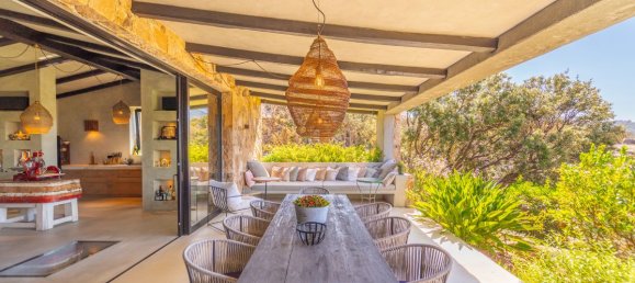 4 bedrooms Villa in Olbia, Italy No. 358815 3