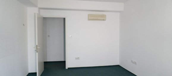 Коммерческая недвижимость 331м² в Никосия, Кипр № 2760 5