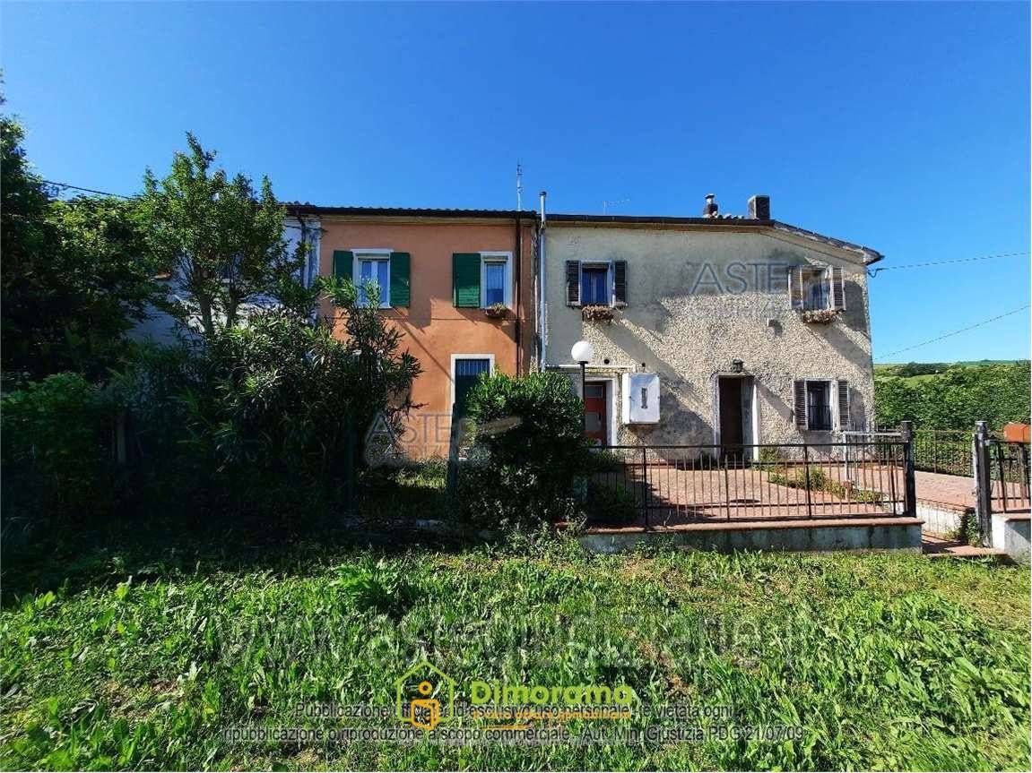 5 rooms House in Gemmano, Italy No. 11470
