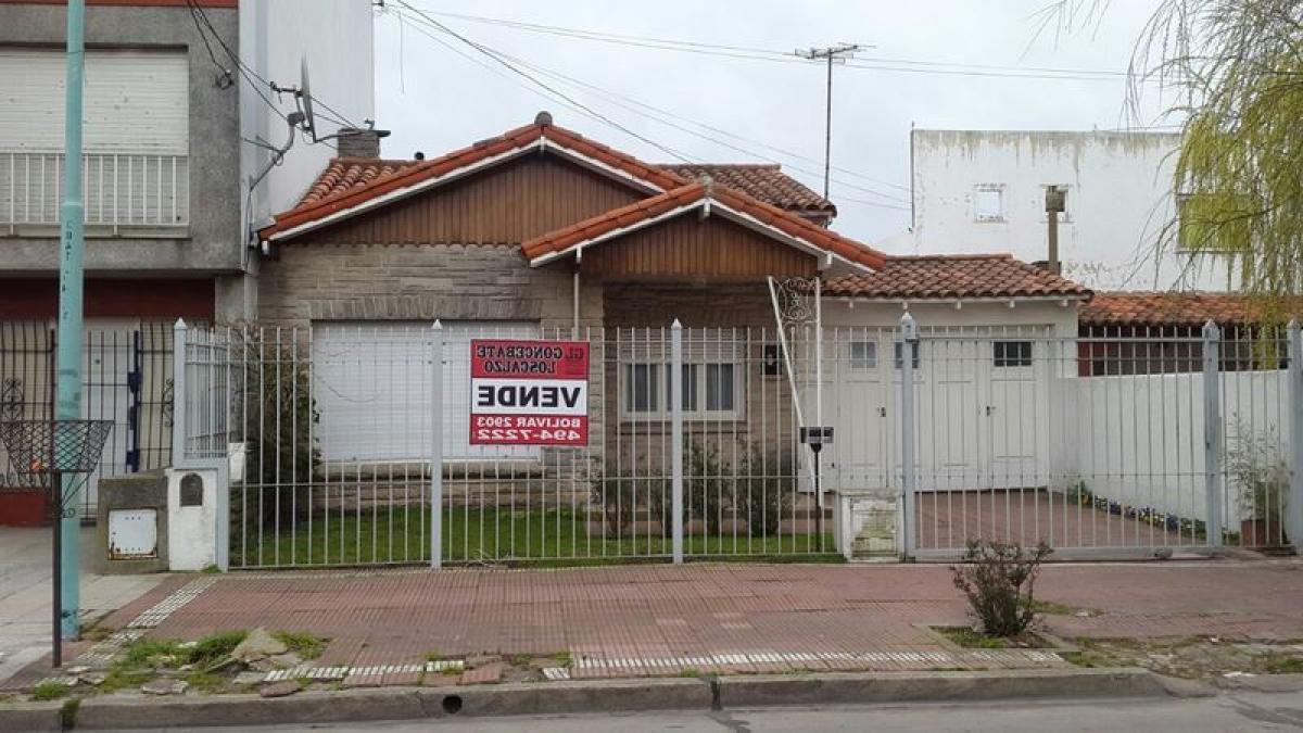 5 bedrooms House in Mar del Plata, Argentina No. 92524
