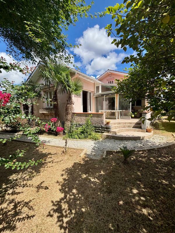 4 bedrooms Villa in Billere, France No. 277835