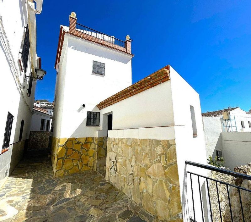 2 bedrooms Townhouse in Canillas De Albaida, Spain No. 224804
