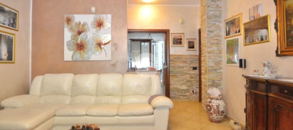 5-salle Appartement à Turin, Italy No. 268014 3