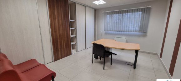 Propriété commerciale à Châteaudun, France 700m² No. 74920 30