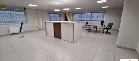 Propriété commerciale à Châteaudun, France 700m² No. 74920 17