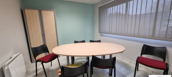 Propriété commerciale à Châteaudun, France 700m² No. 74920 28