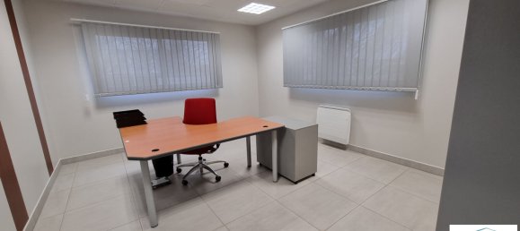 Propriété commerciale à Châteaudun, France 700m² No. 74920 39