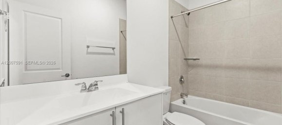 3 dormitorios dúplex en venta en Miami, Miami-Dade, Florida, USA № 615230 3